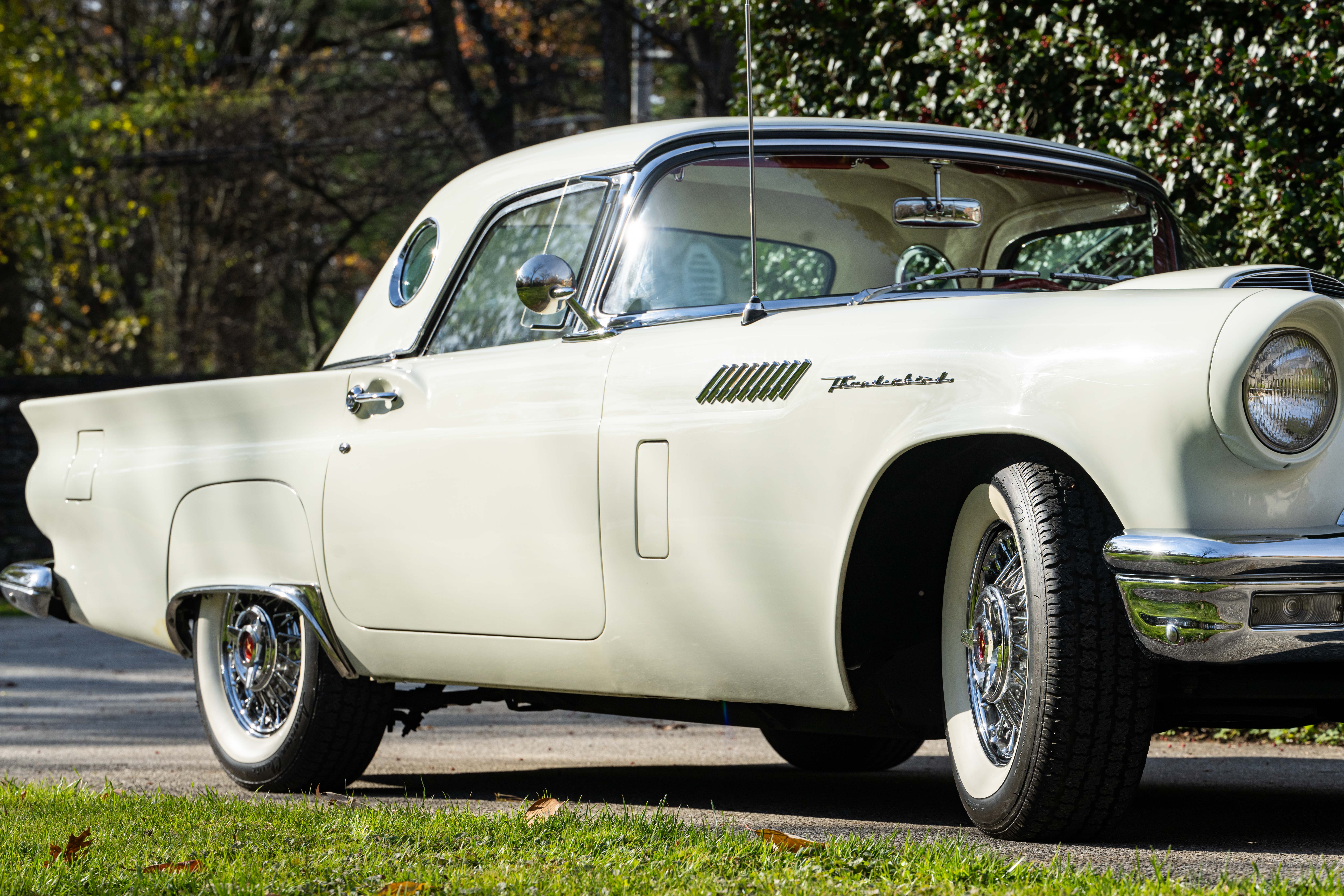 ’57年THUNDERBIRD HARDTOPconvertible 1957 Ford Thunderbird | Classic Auto Mall
