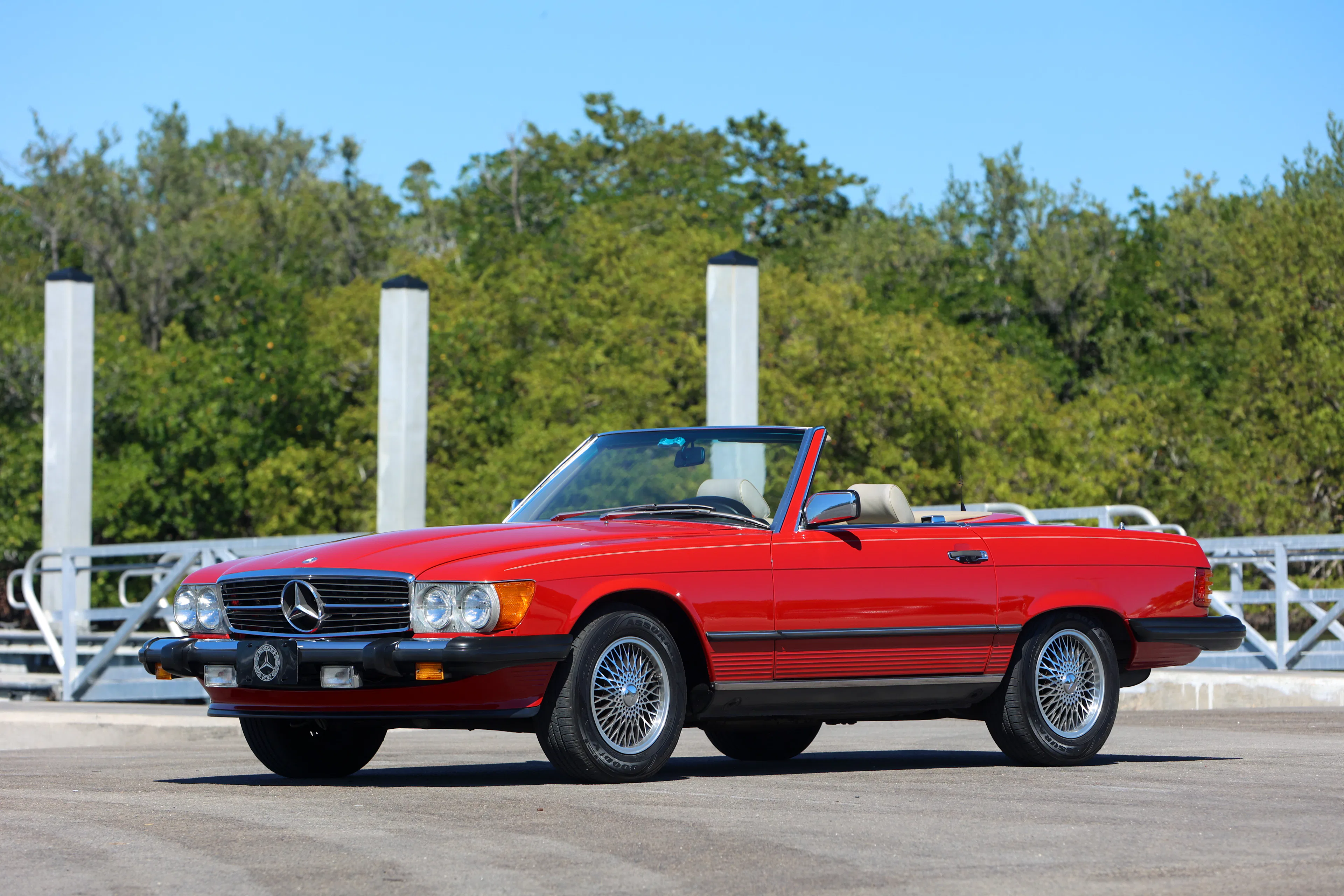 1987 Mercedes Benz SL560