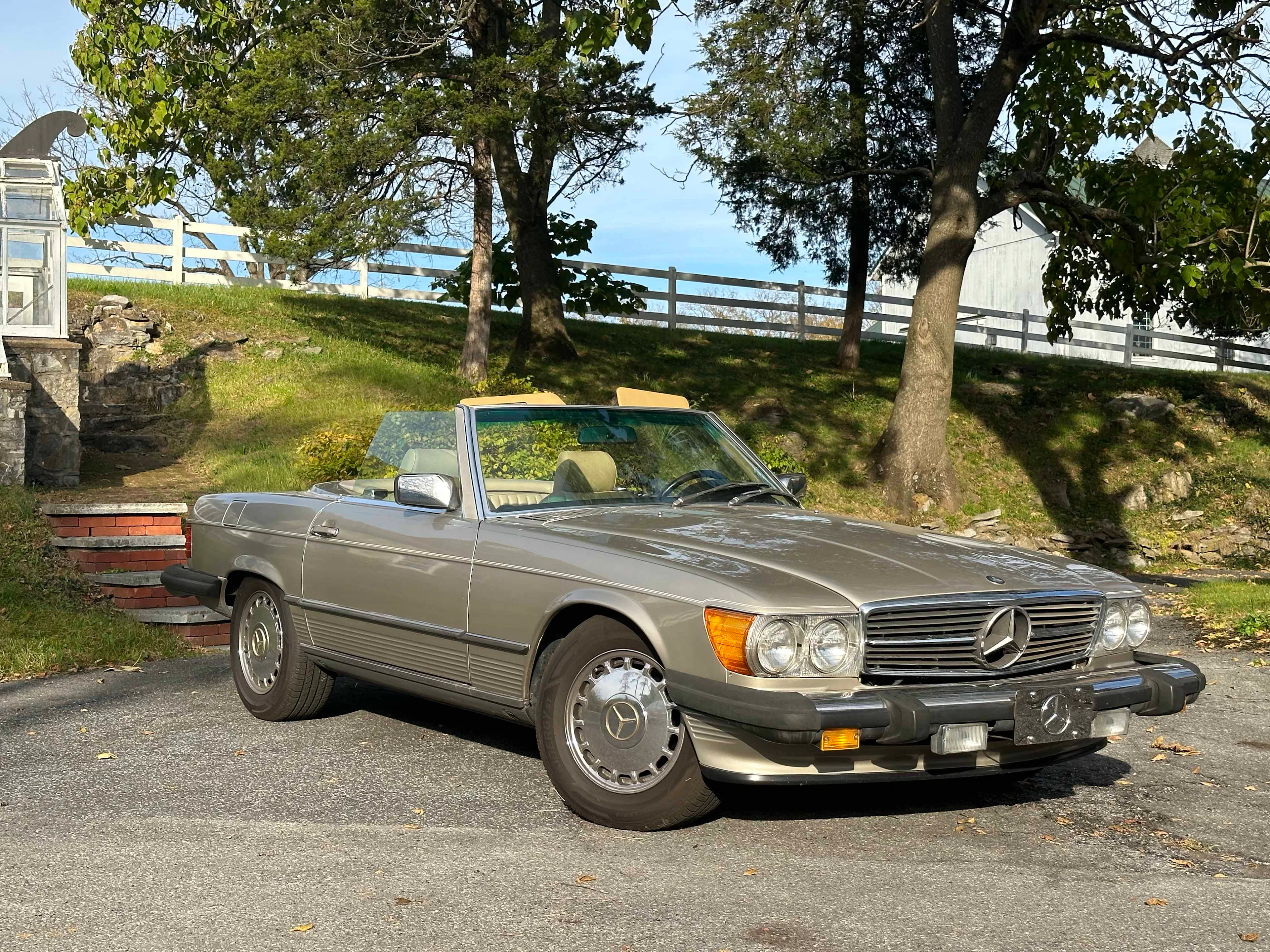 1987 Mercedes-Benz 560 SL