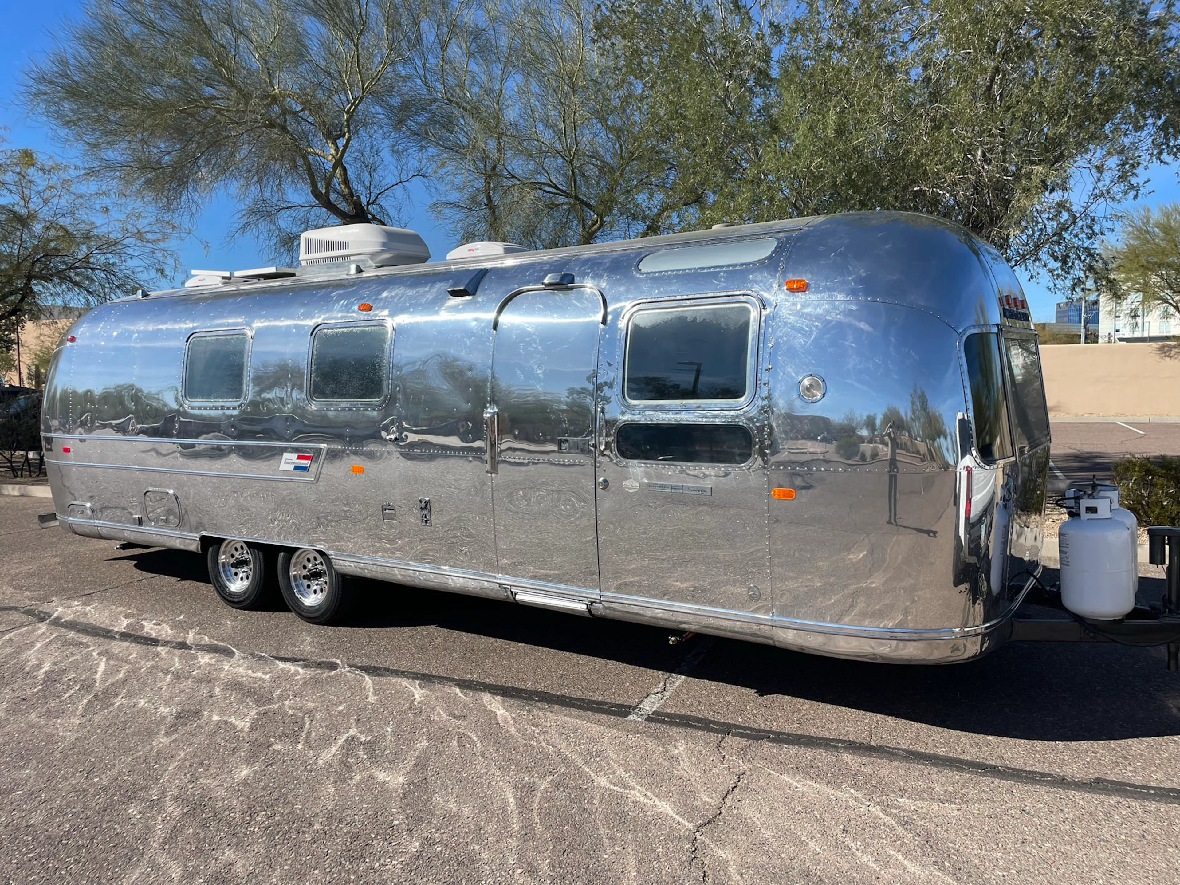 1972 Airstream Sovereign International Land Yacht 31-ft