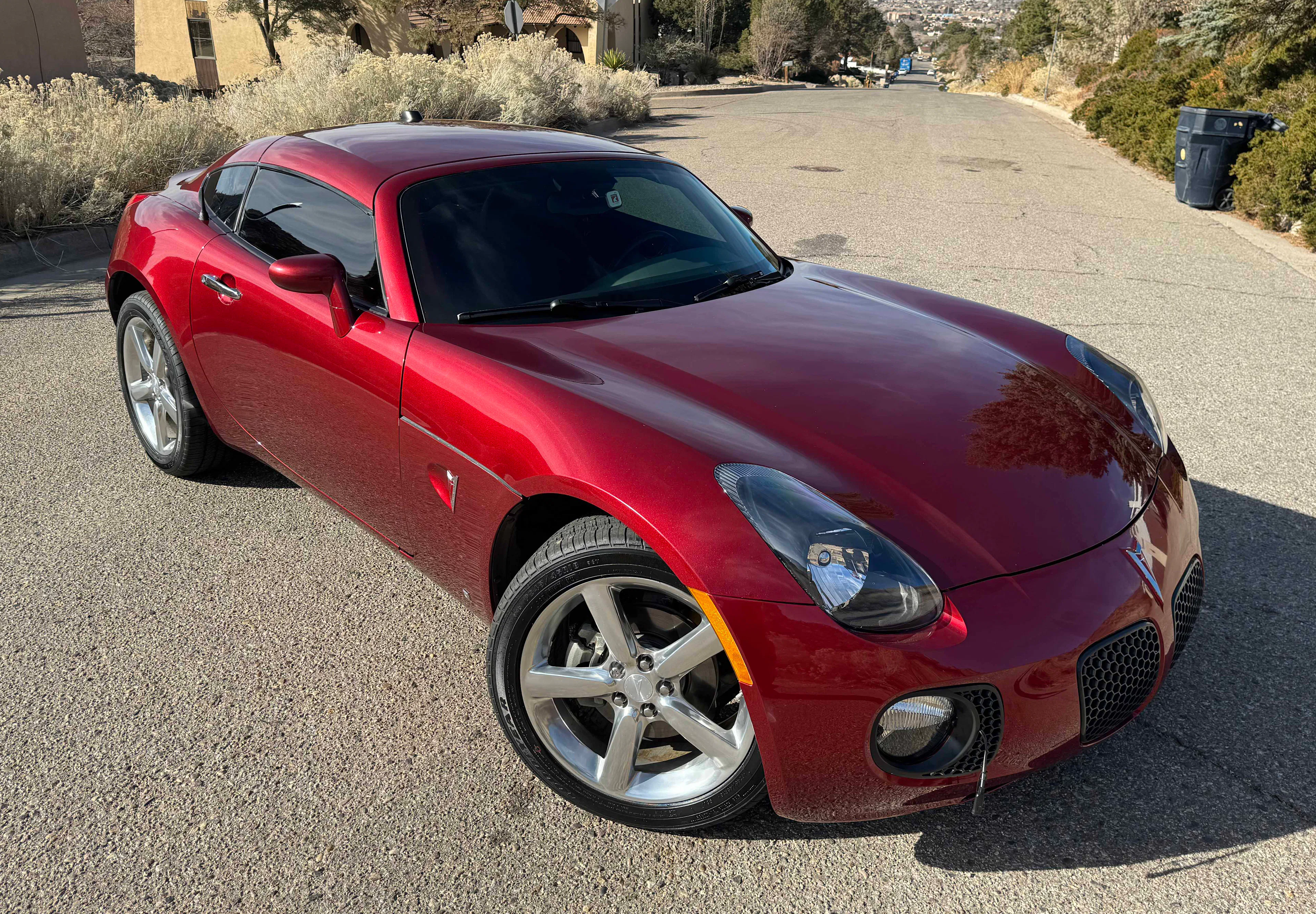 5,500-Mile 2009 Pontiac Solstice GXP Coupe Five-Speed
