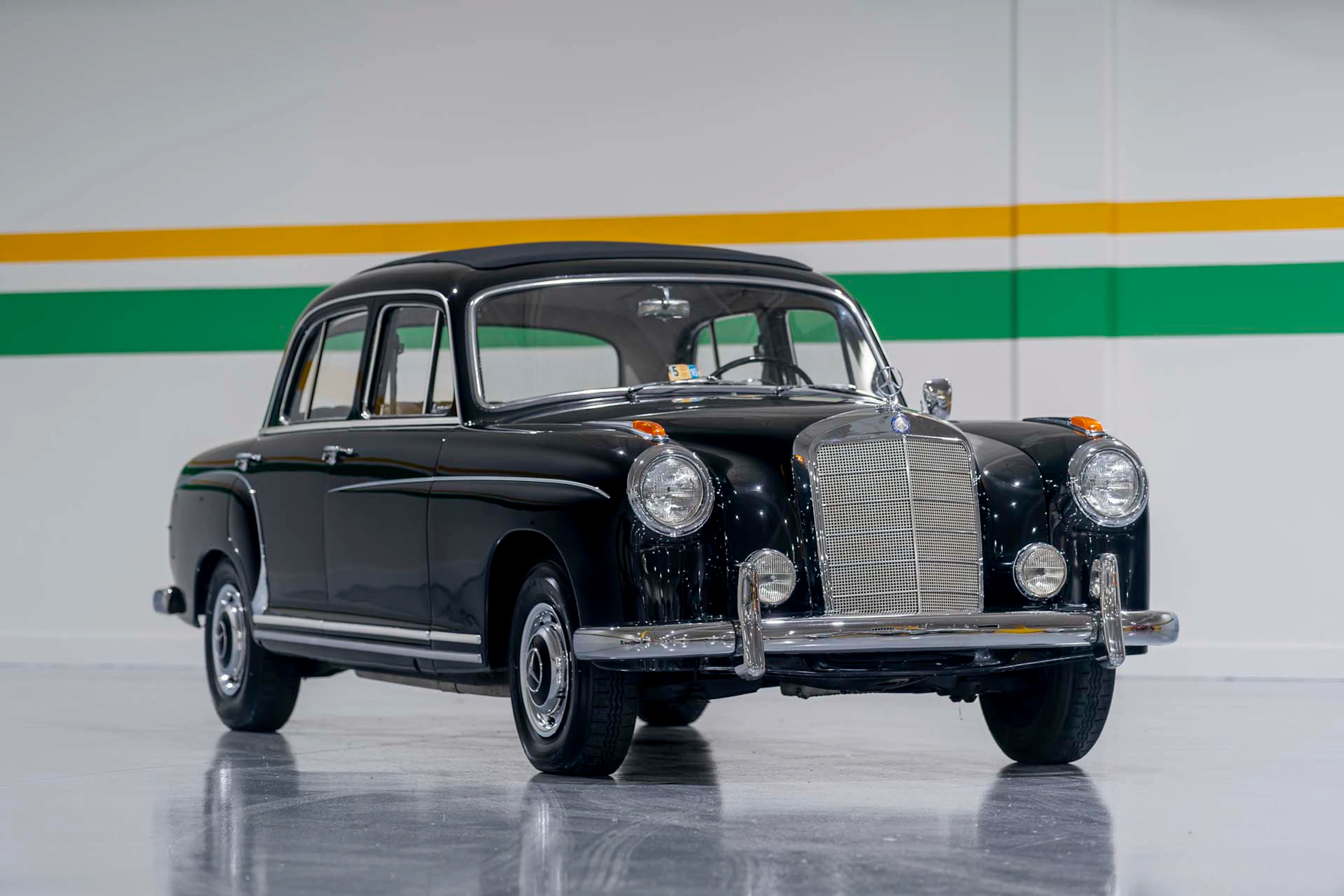 1958 Mercedes-Benz 220 S Sedan