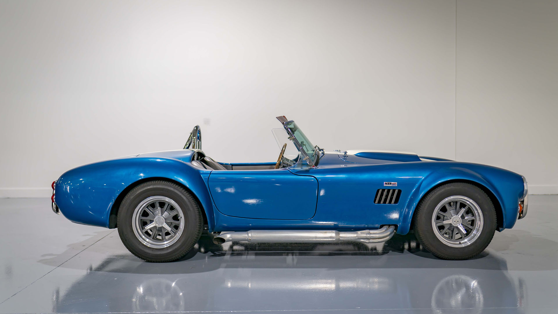 Buy 1965 Shelby Cobra 427 1/24 online for 32,95€