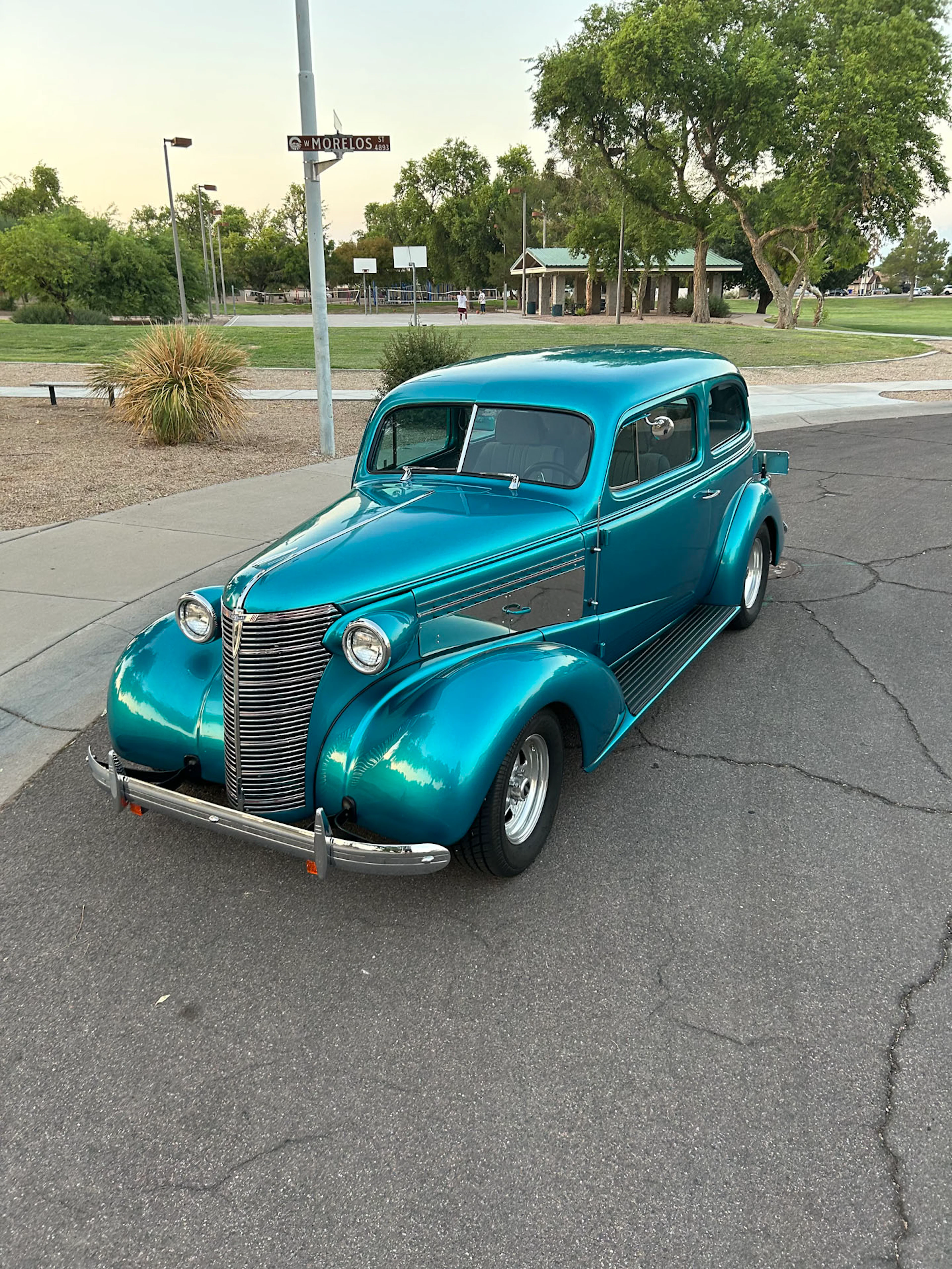 1938 Chevrolet Master Deluxe Town Sedan