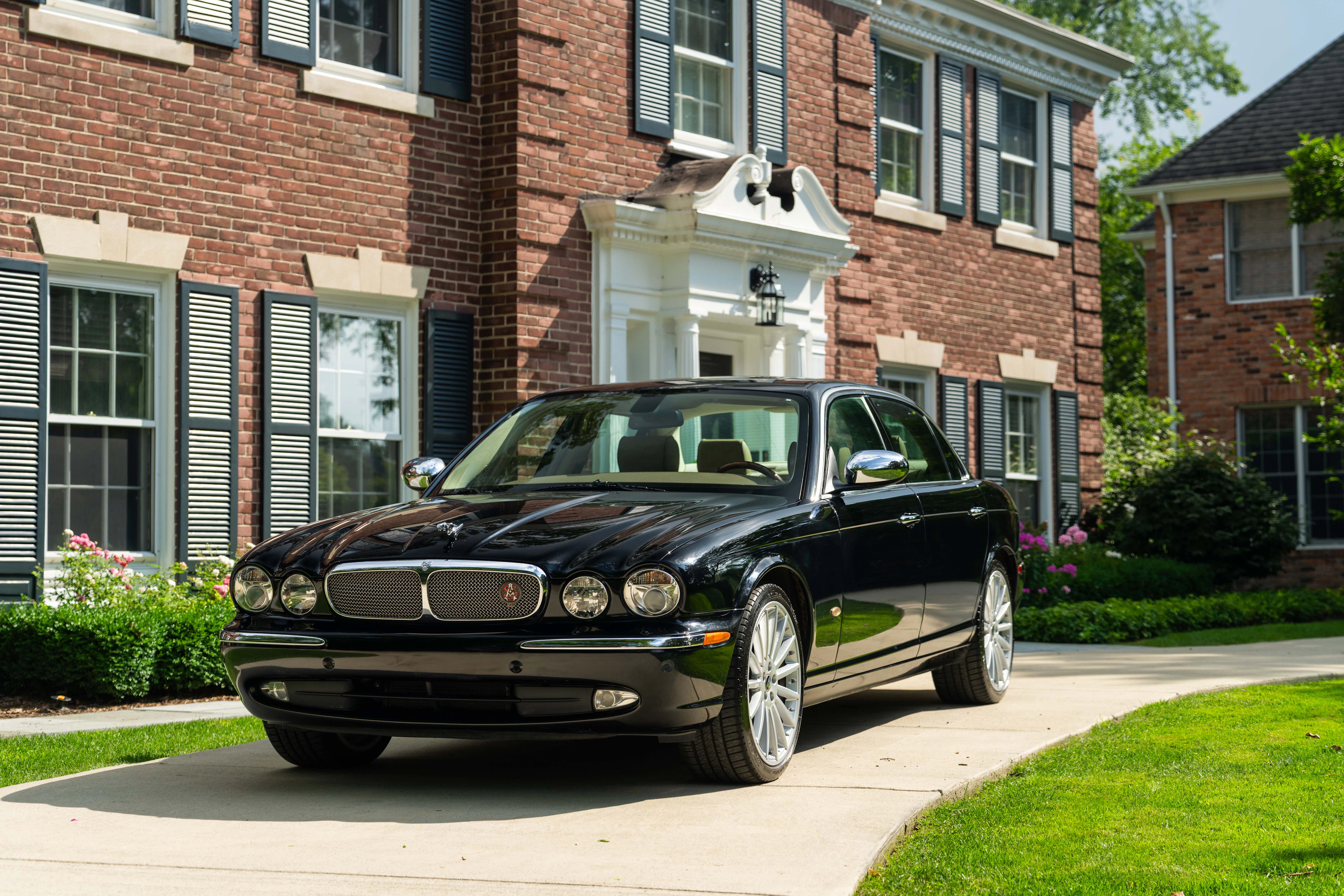 2006 Jaguar Super V8