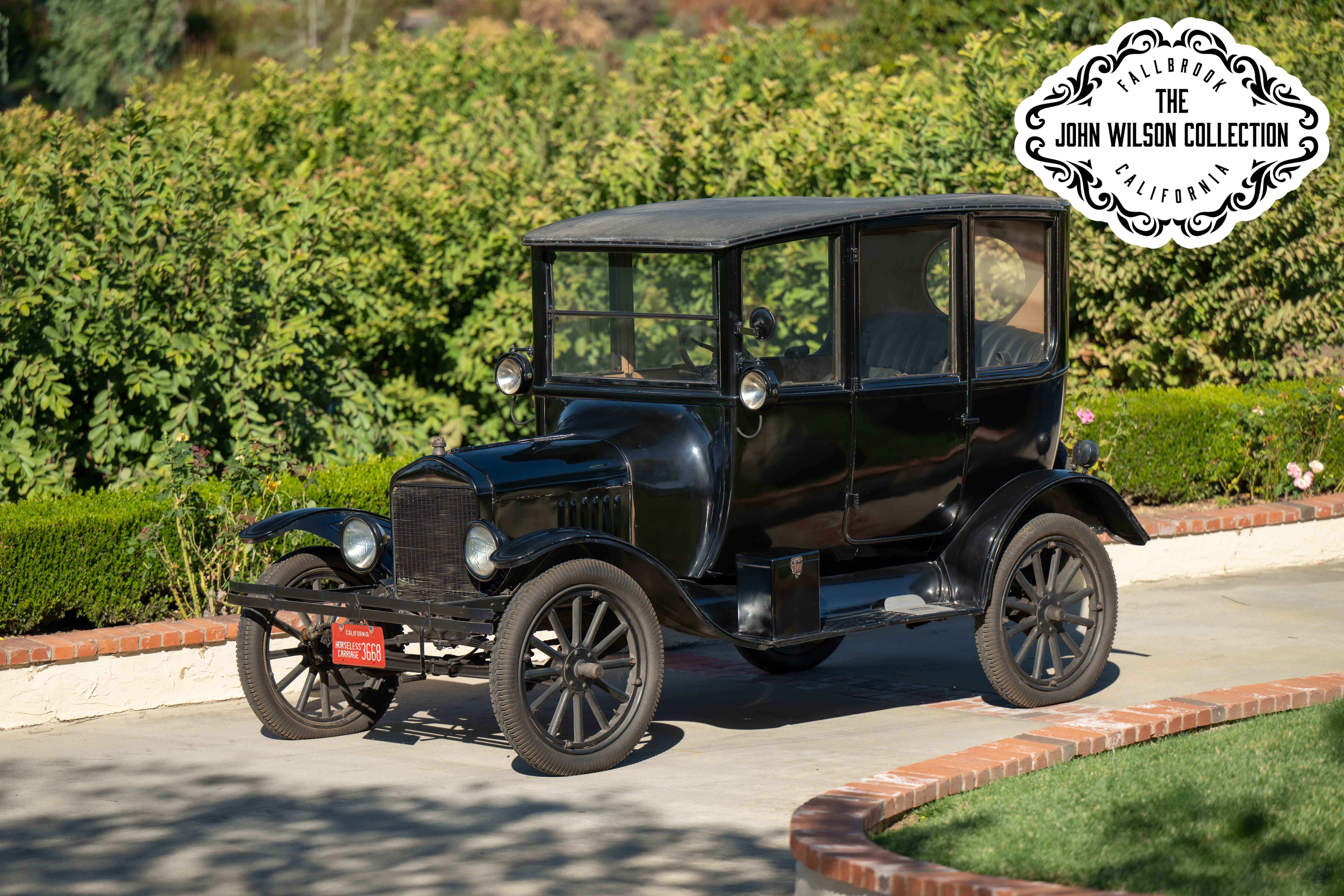 1919 Ford Model T Center Door Sedan