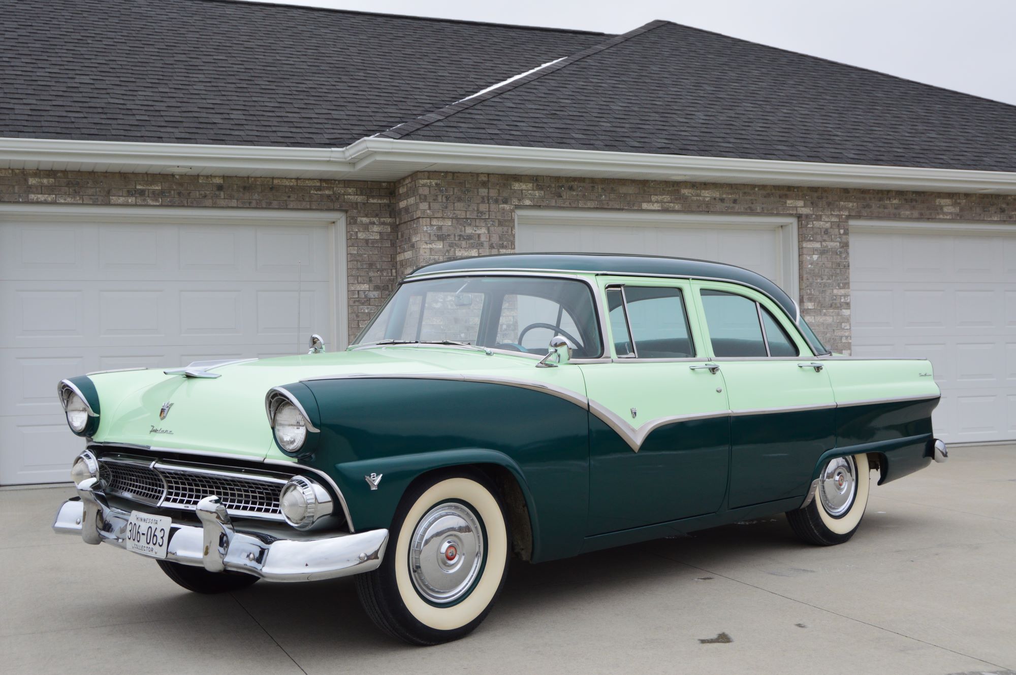 1955 Ford Fairlane Town Sedan