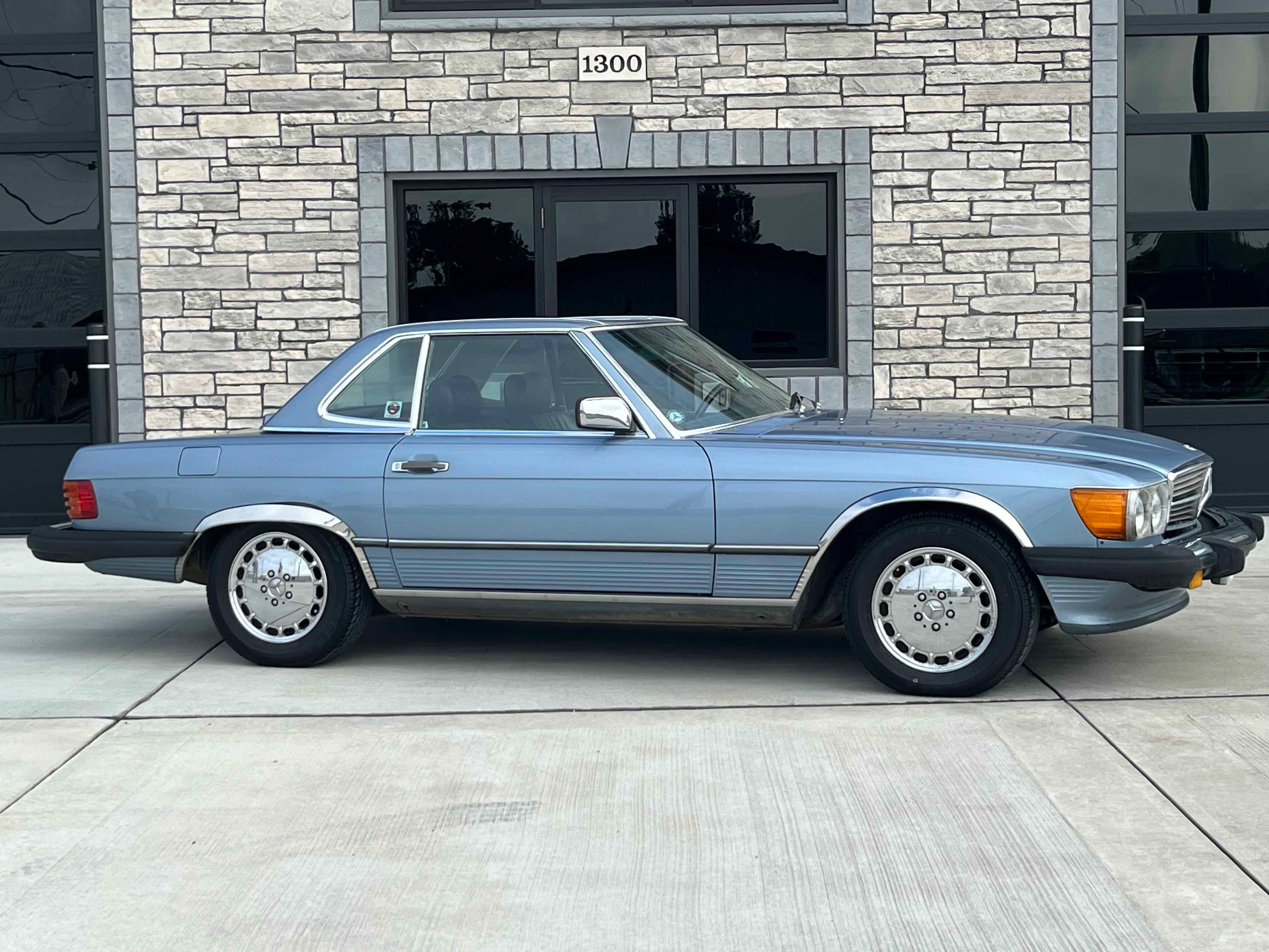 1987 Mercedes-Benz 560 SL