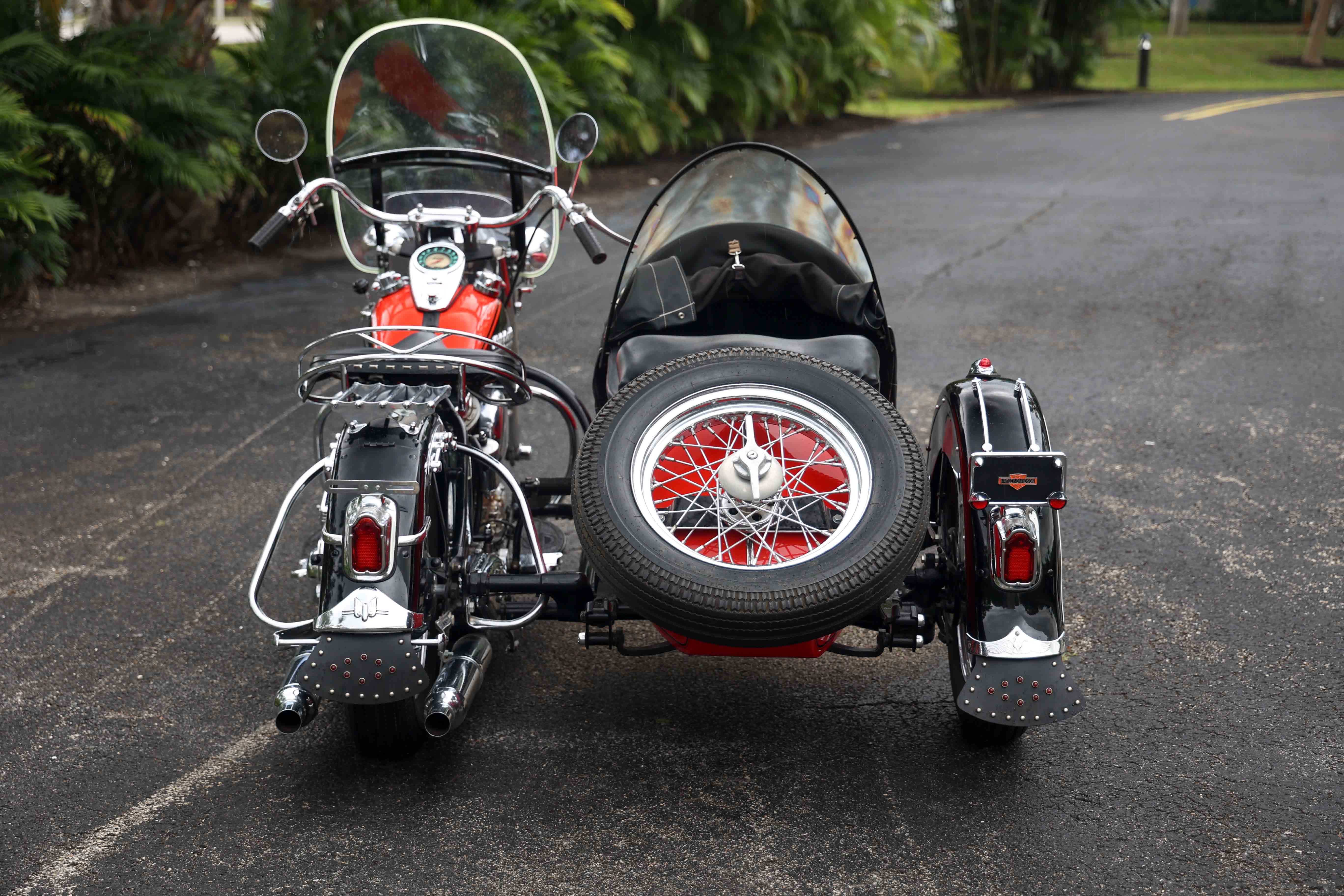 1953 Harley-Davidson Hydra-Glide 74 OHV Deluxe with Sidecar