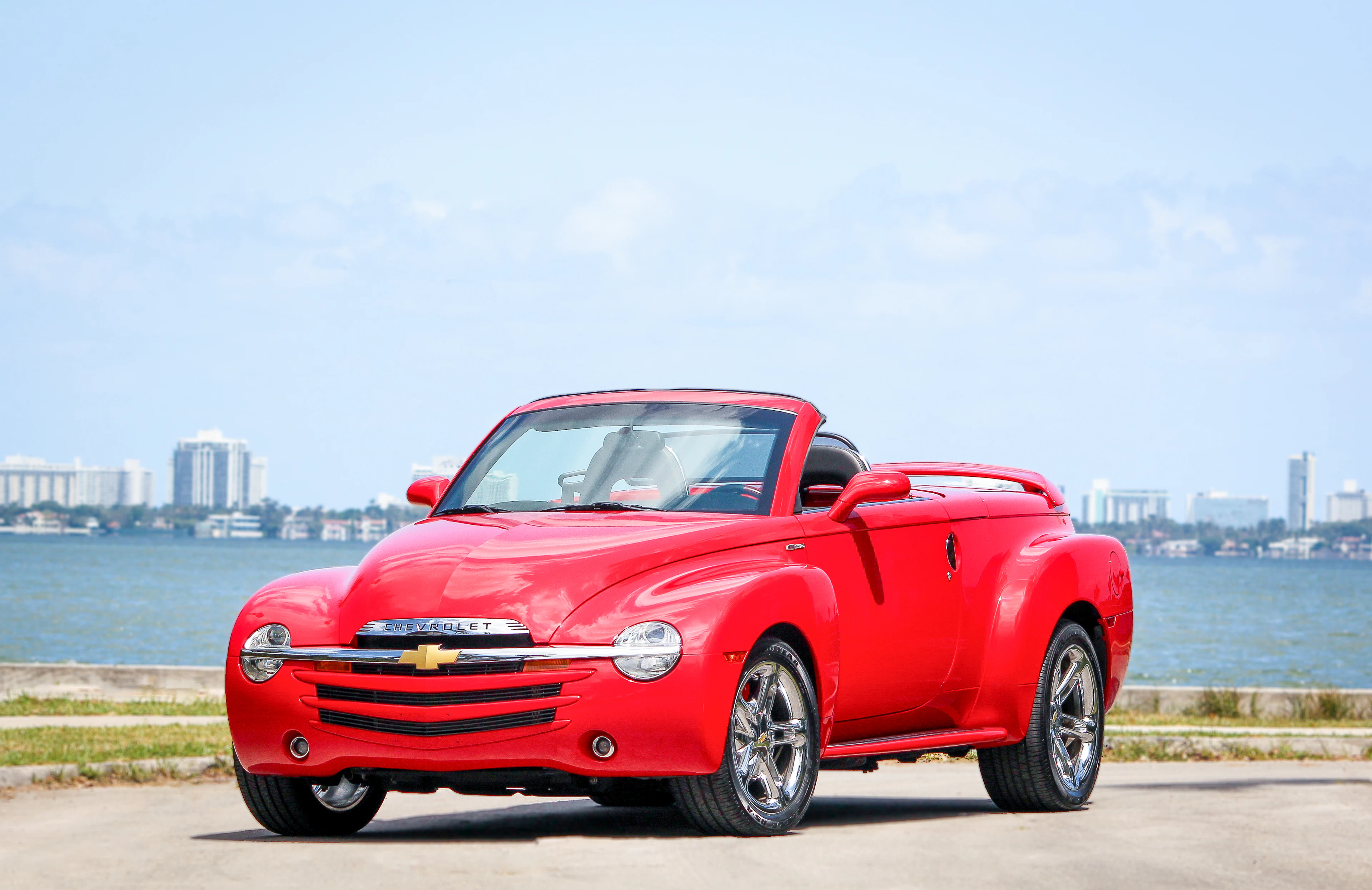 8,700-Mile 2005 Chevrolet SSR Six-Speed