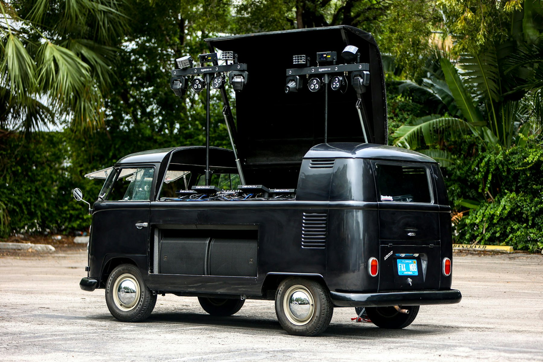 https://marketplace-media.hagerty.com/2024/5/14/11RbHFCEqycrdFY3GtLsve-photo-47.jpg?q=70&amp;w=1800
