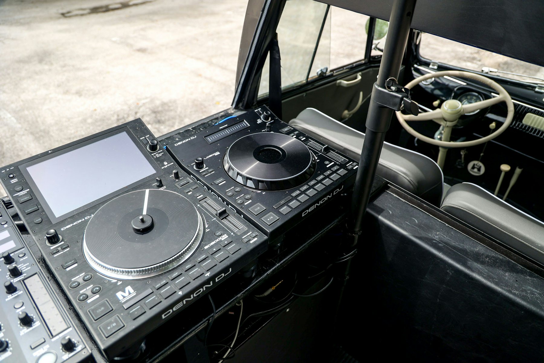 https://marketplace-media.hagerty.com/2024/5/14/11RbHFCEqycrdFY3GtLsve-photo-83.jpg?q=70&amp;w=1800