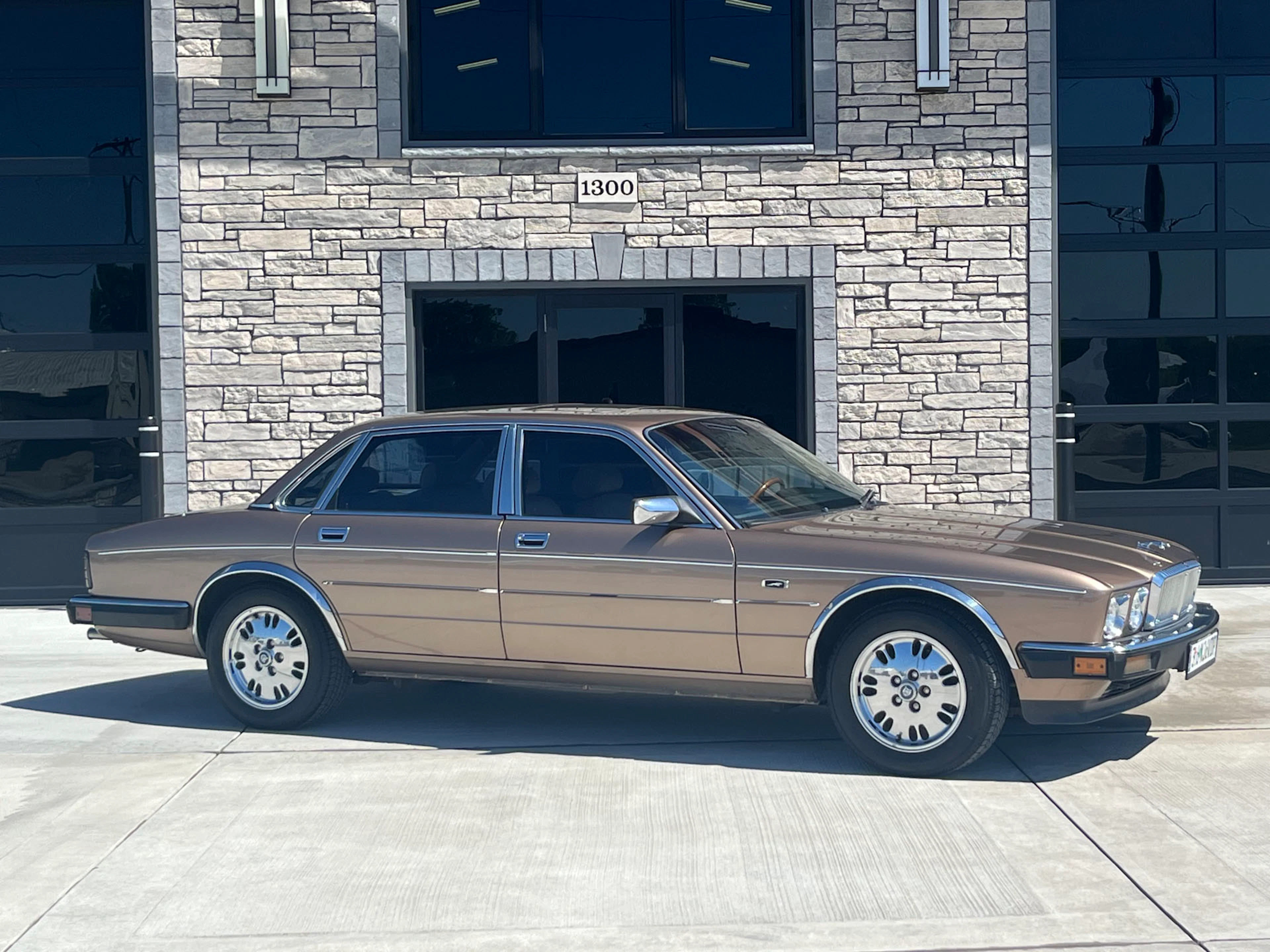 1989 Jaguar Vanden Plas