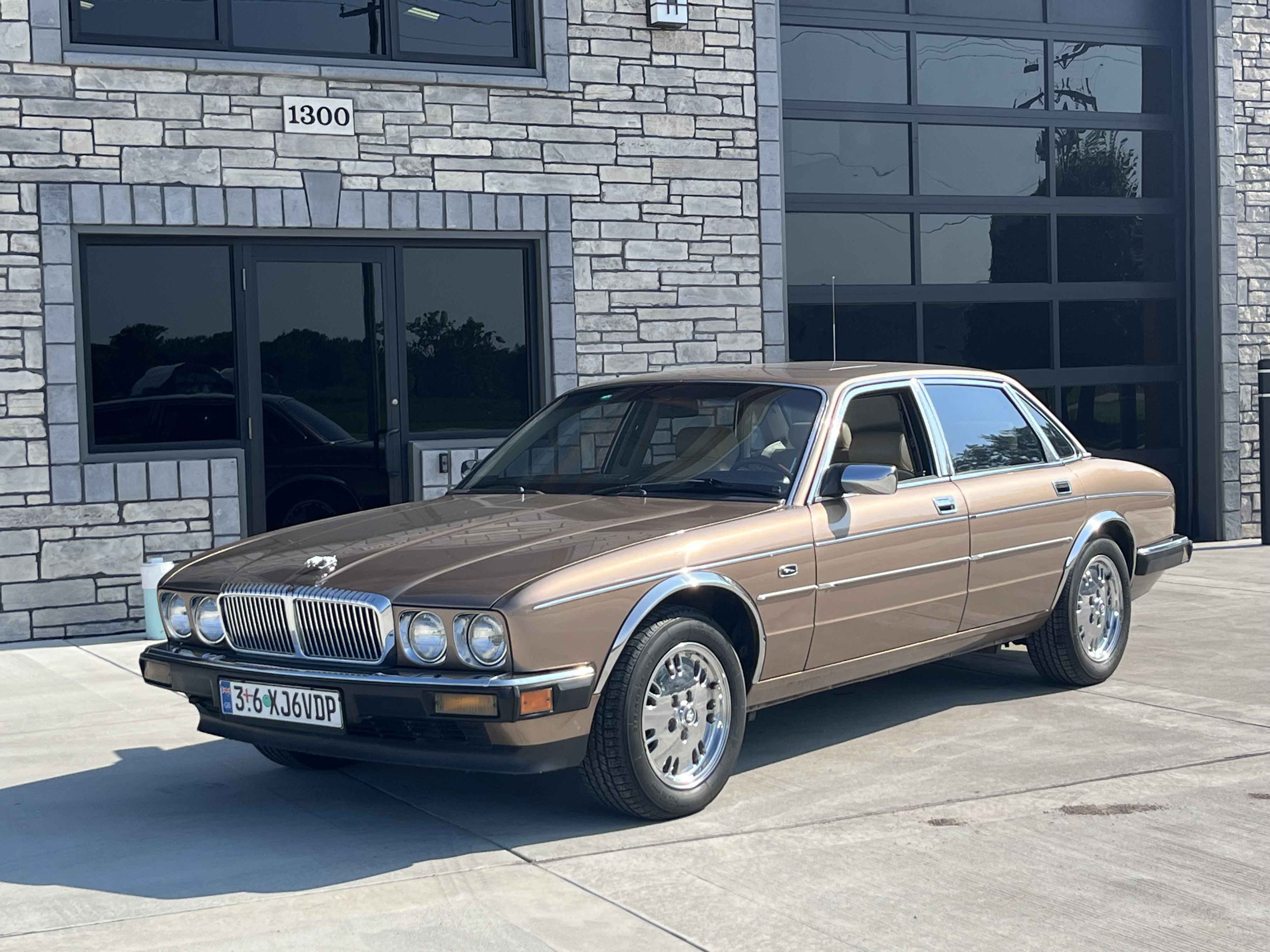 1989 Jaguar Vanden Plas