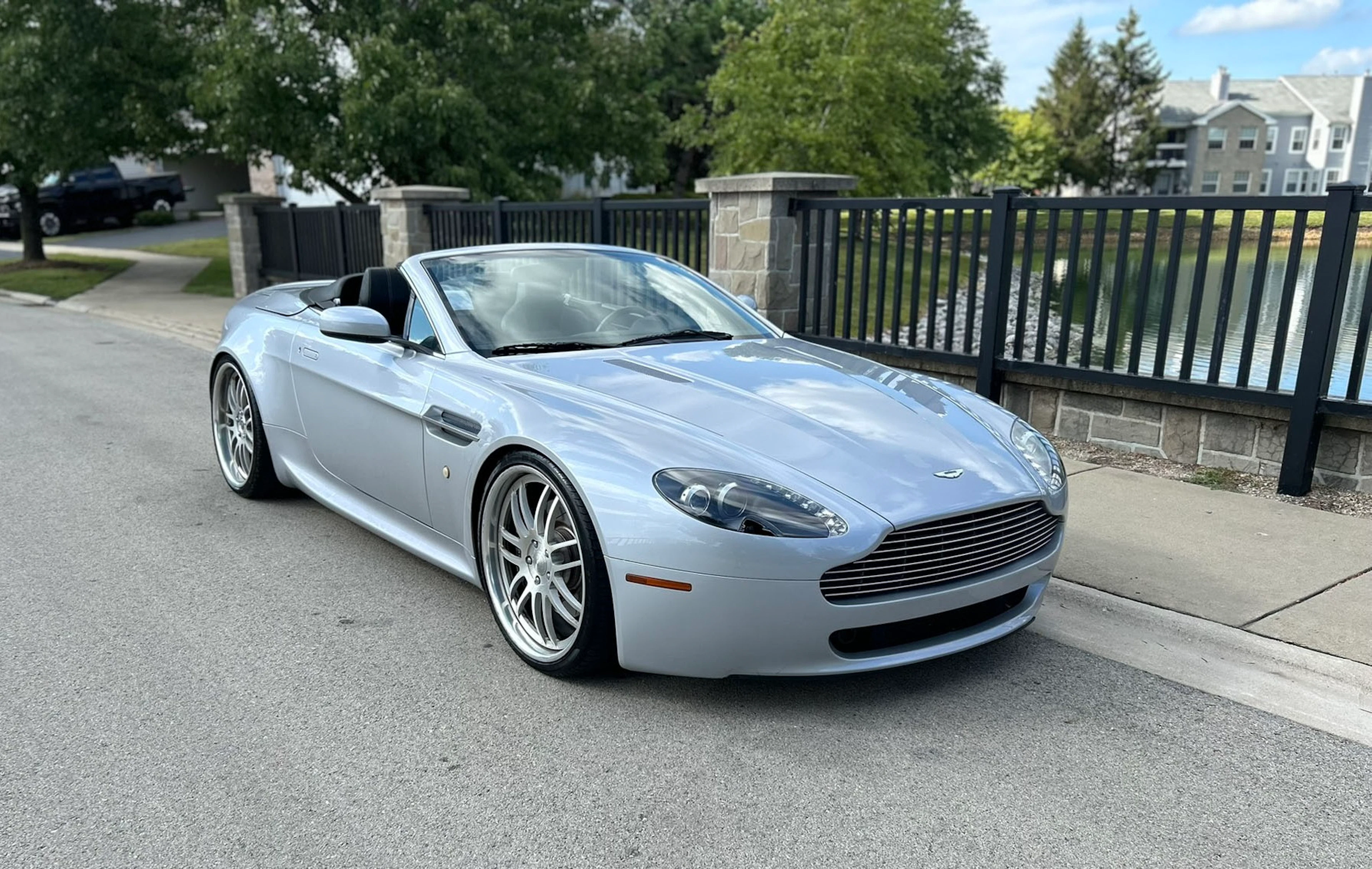2007 Aston Martin V8 Vantage Roadster Six-Speed