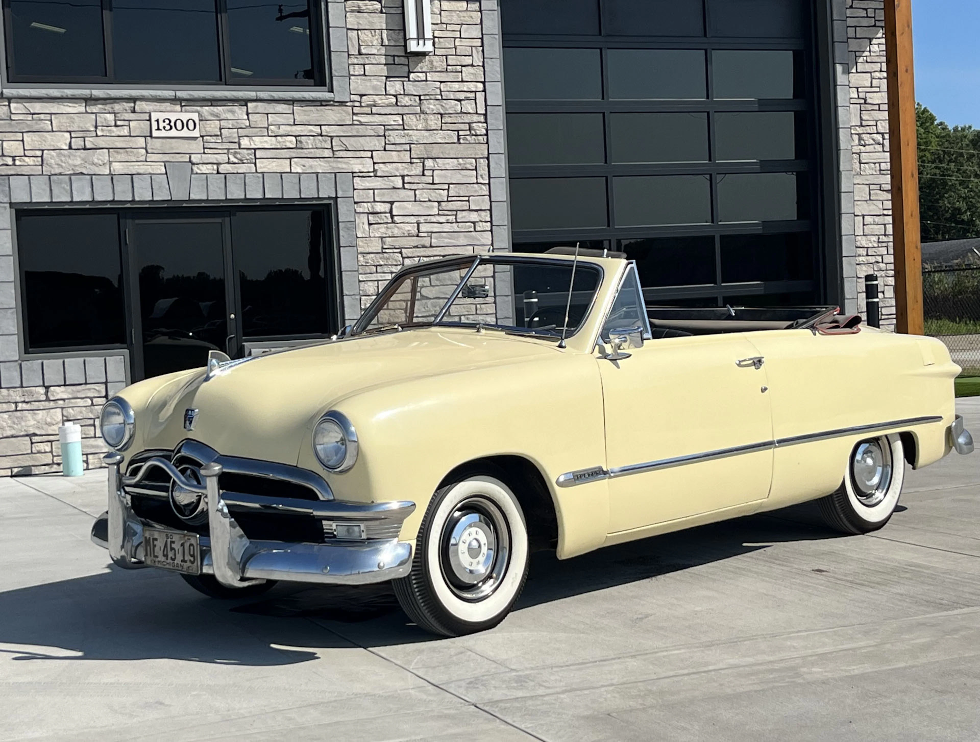 1950 Ford Custom Deluxe Convertible Coupe