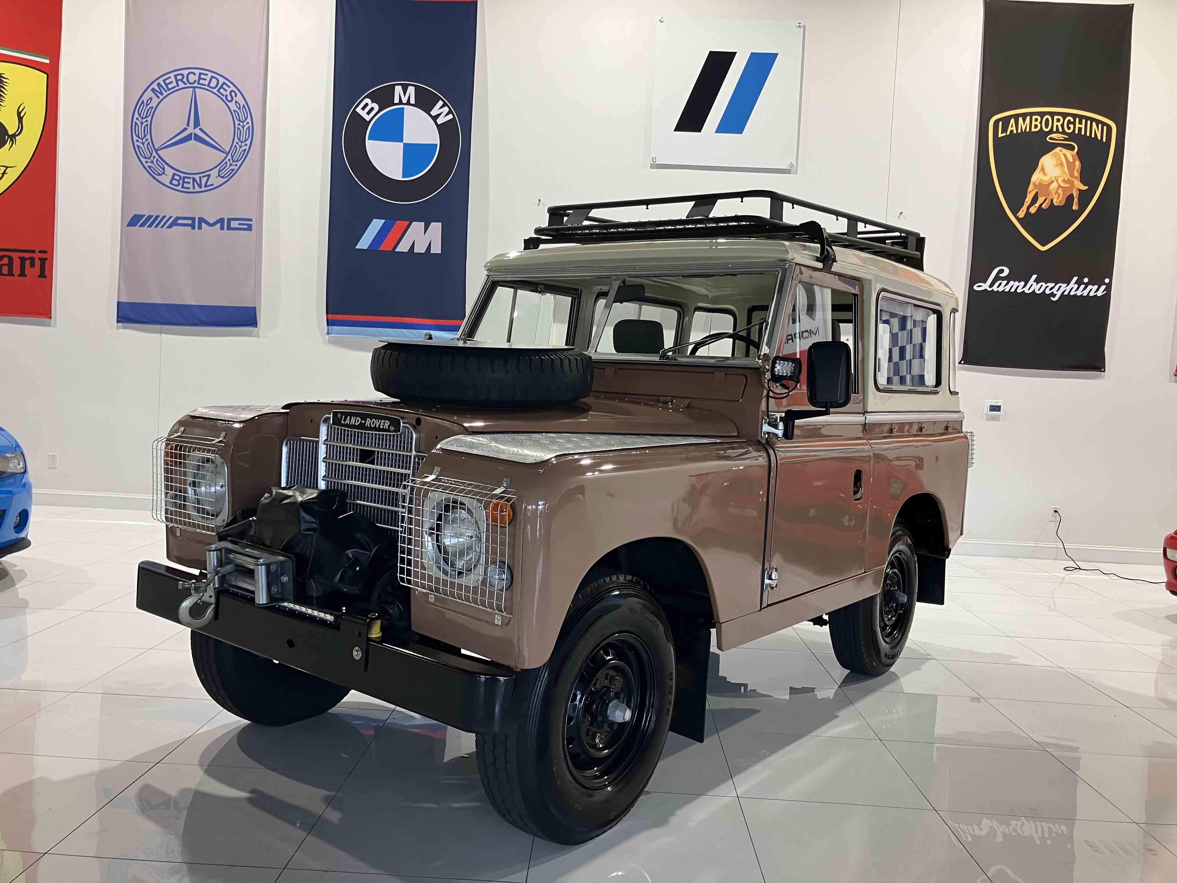 1971 Land Rover 88 Series IIA Santana