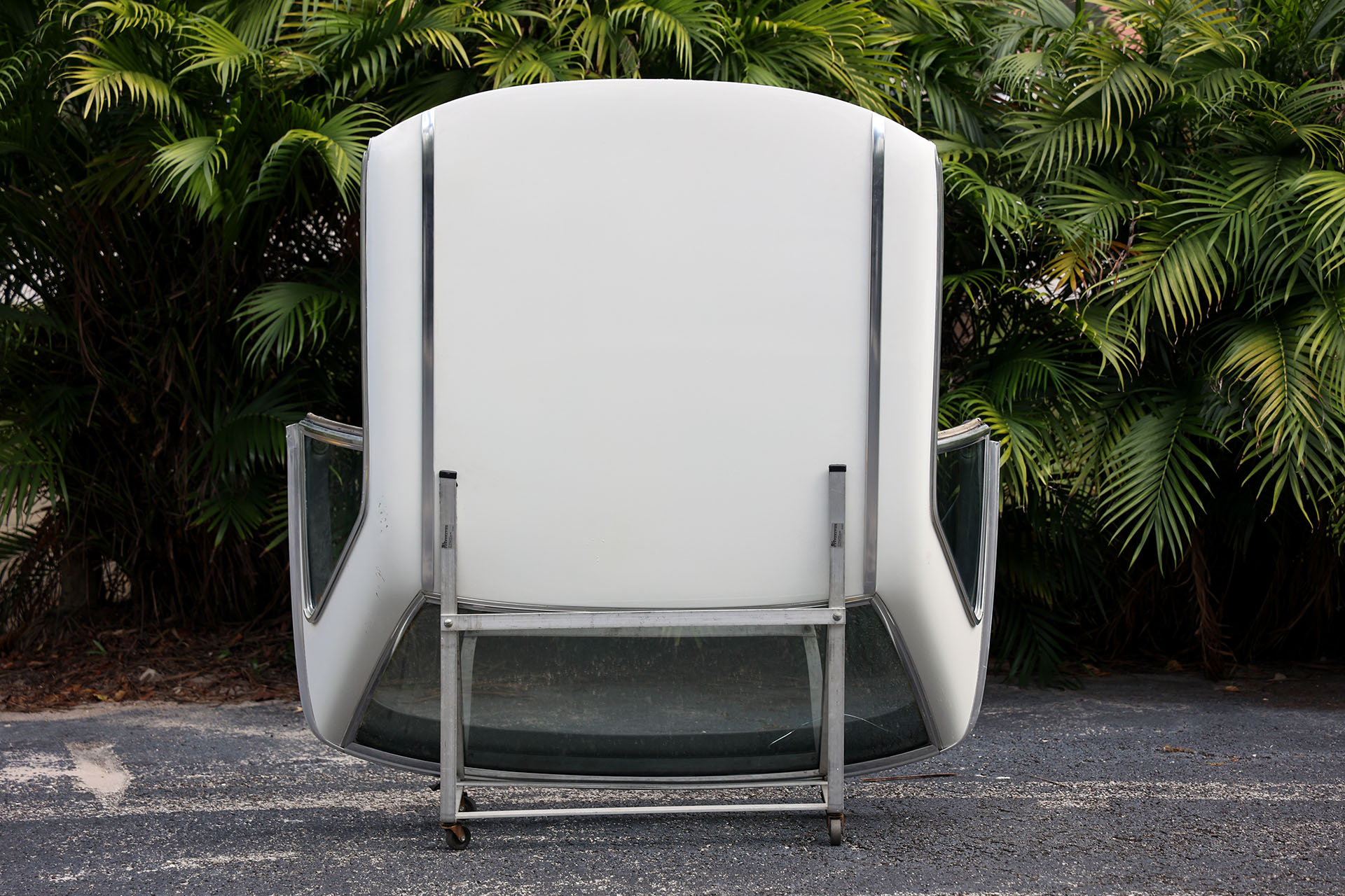 R107-Generation Mercedes-Benz SL Hardtop in Classic White (737) 