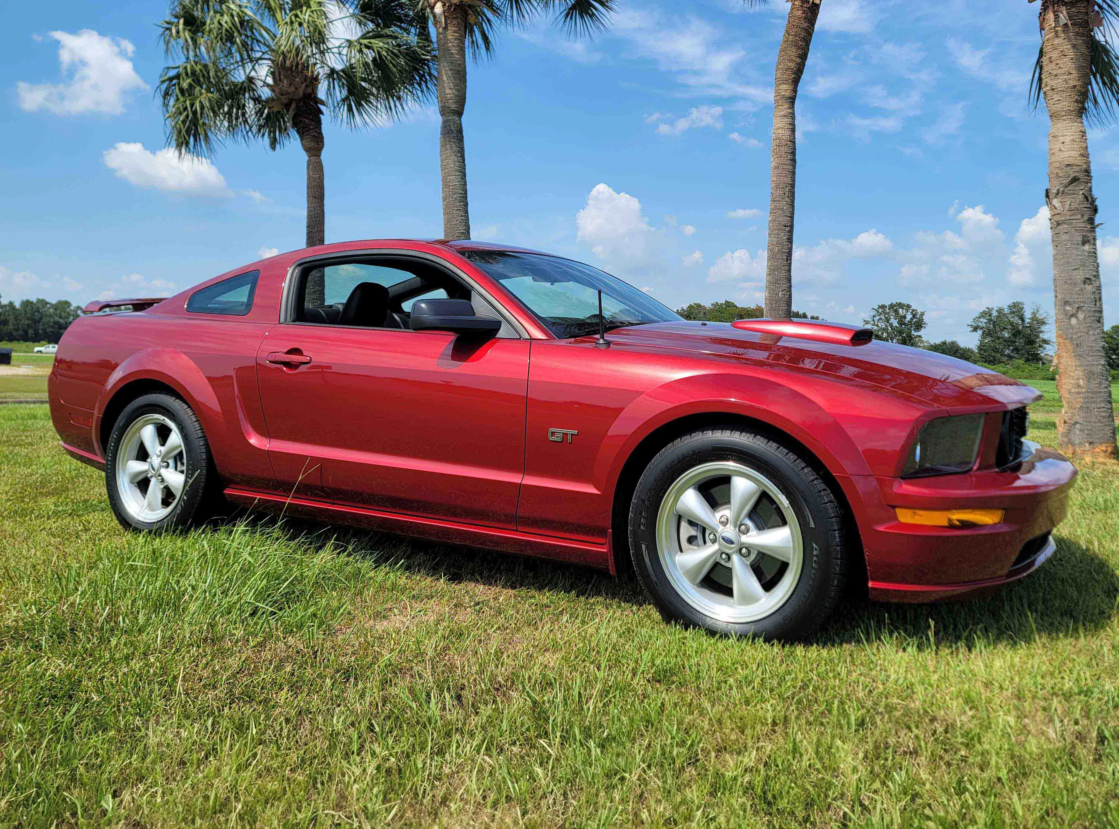 2007 Ford Mustang GT Deluxe Coupe