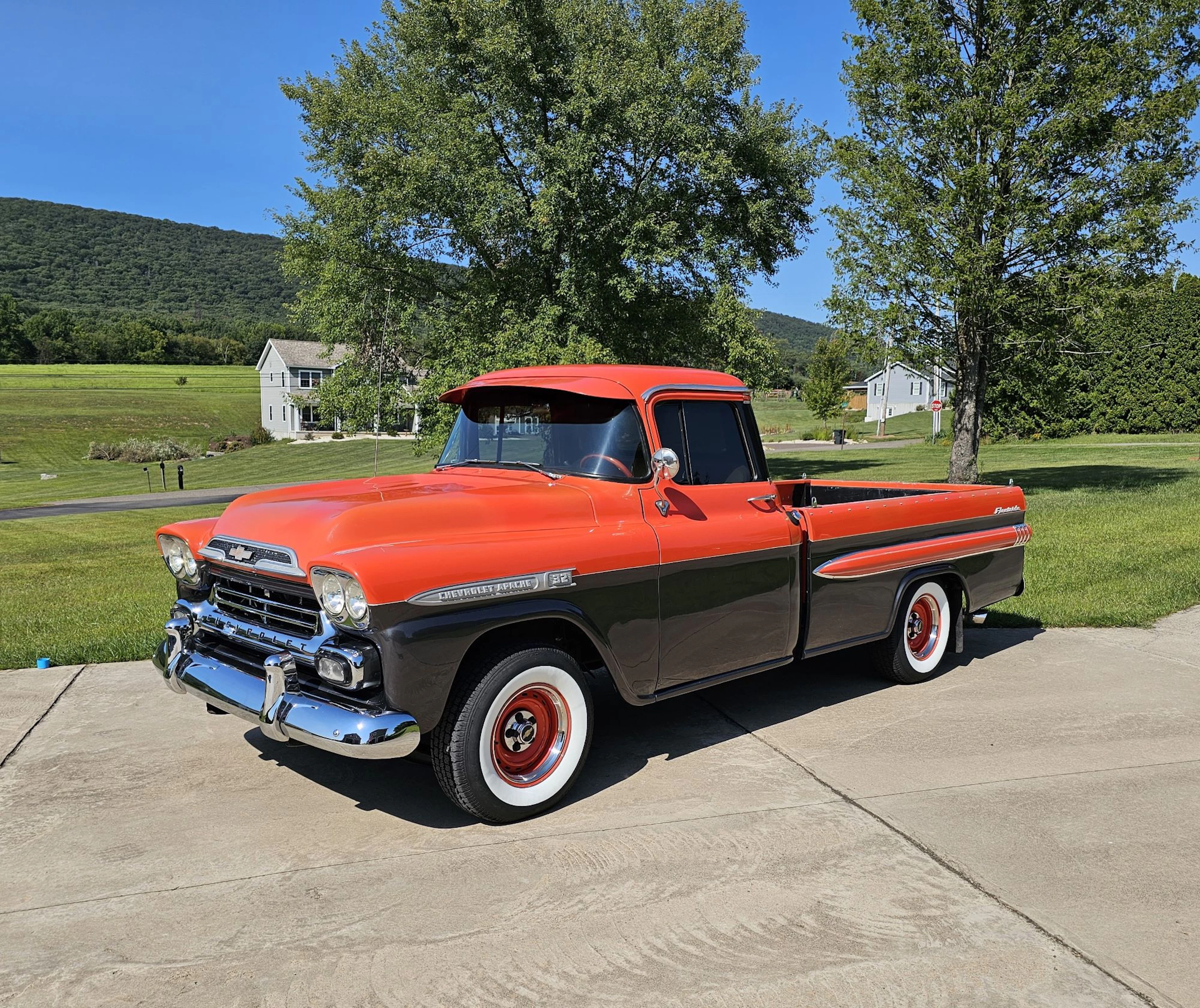 1959 Chevrolet Apache Fleetside Restomod