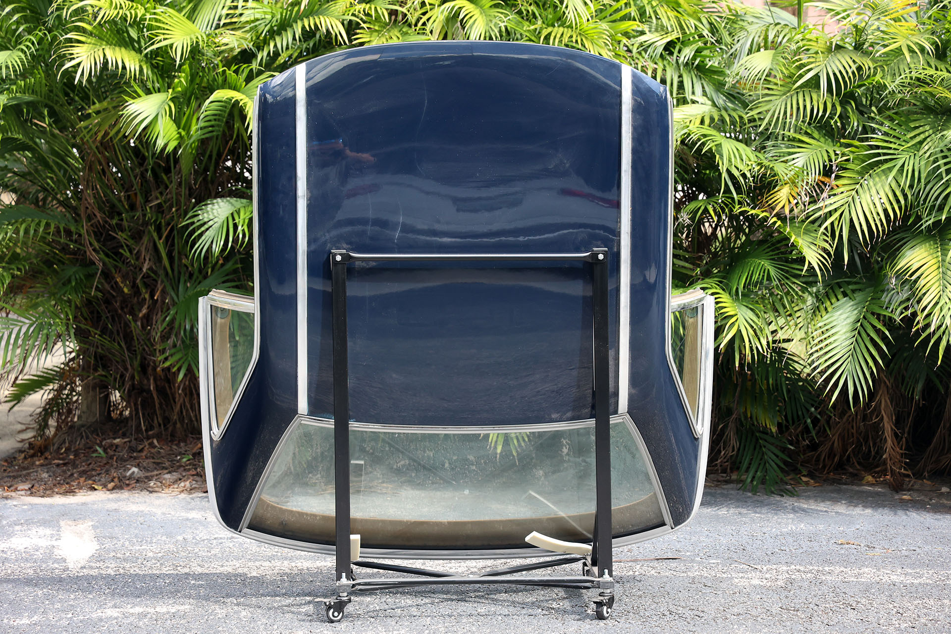 R107-Generation Mercedes-Benz SL Hardtop in Midnight Blue (904) 